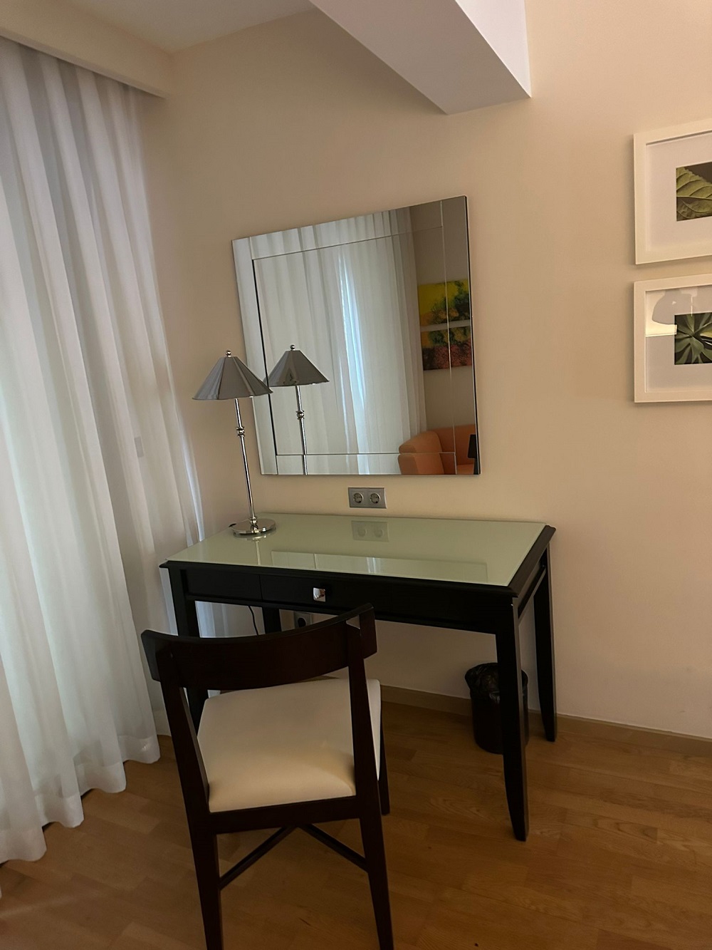 Aynalı Masa Takımı